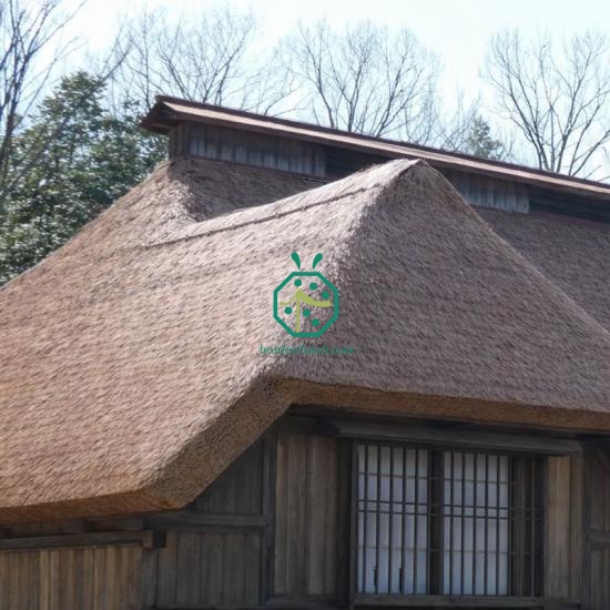 Synthetic Thatch Roofing For Tourist Place Log Hut Construction