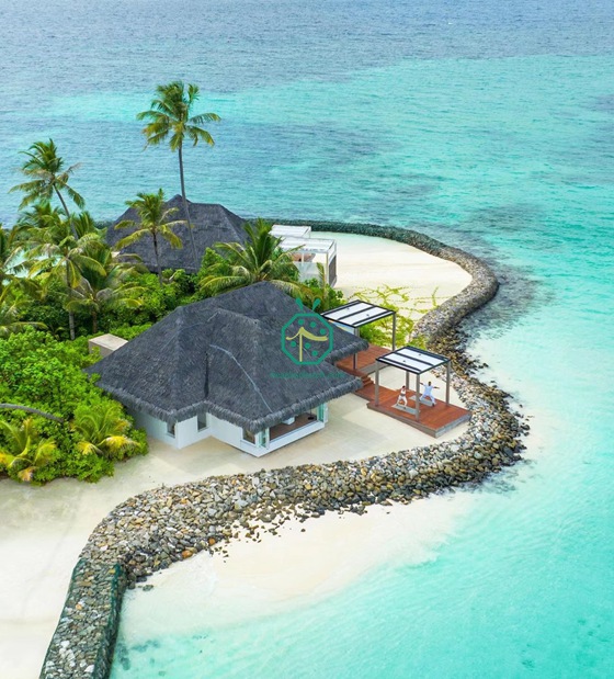 7500 Square Meters of Artificial Kajan Thatch Roof are Supplied to Renowned Maldives Resort